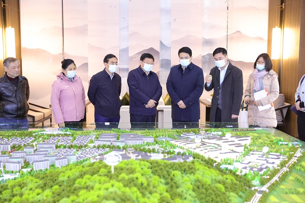 省民政廳廳長(cháng)張冬云一行調研濱湖雅園項目